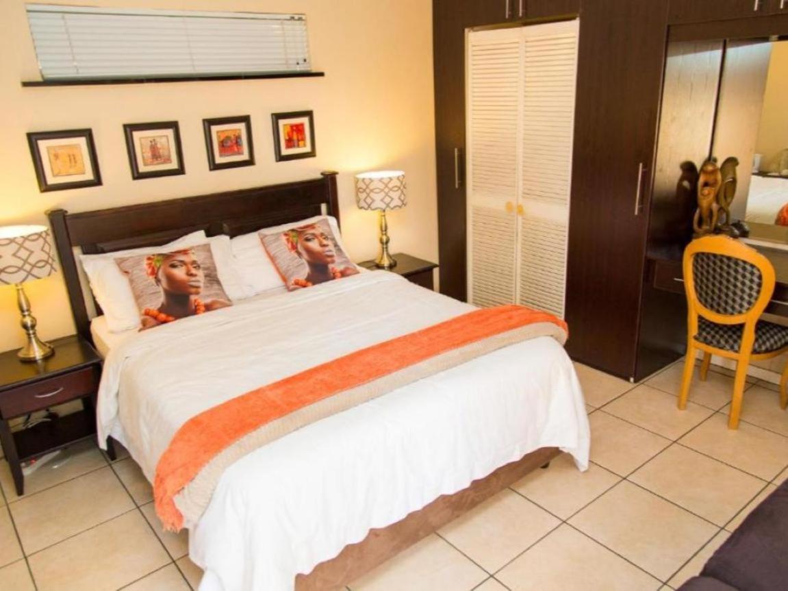 Sollunaa Guesthouse Sandton Exteriér fotografie